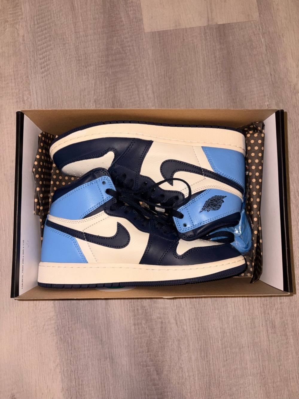 Nike Air Jordan Retro High Obsidian - size 7 women’s